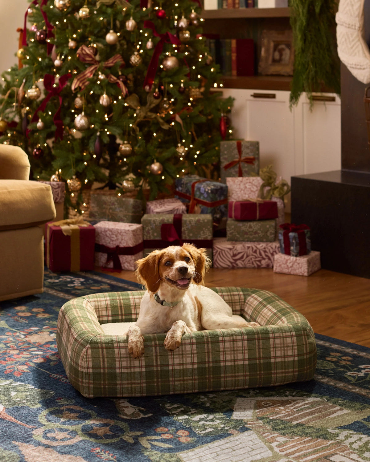 Spruce Tartan Green & Natural Woven Bolster Pet Bed